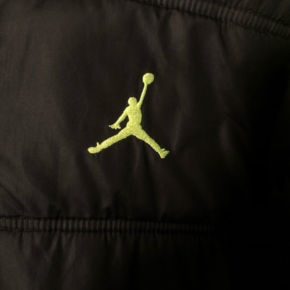 Youth Size Medium Jordan Puffer Jacket - Picture 2 of 7